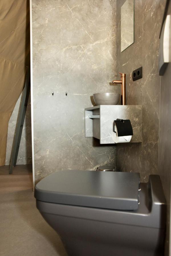 Costa Kabrita Hotel Huijbergen ภายนอก รูปภาพ